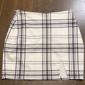 Forever 21 Black and Cream Plaid Pencil Skirt